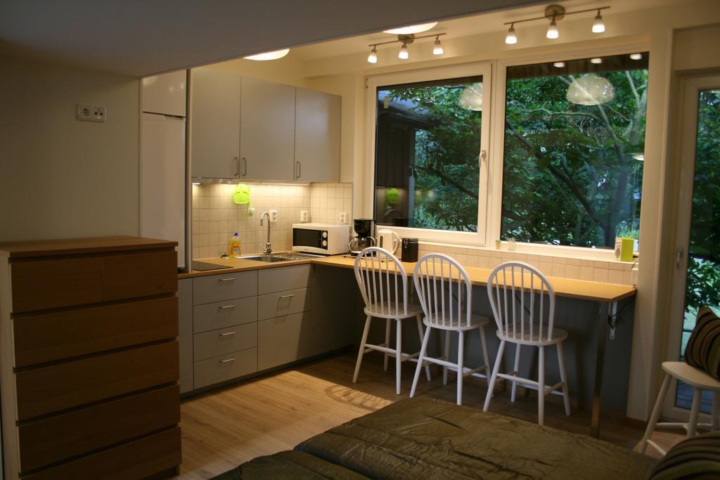Apartment Lilla Huset Pa Slaetten