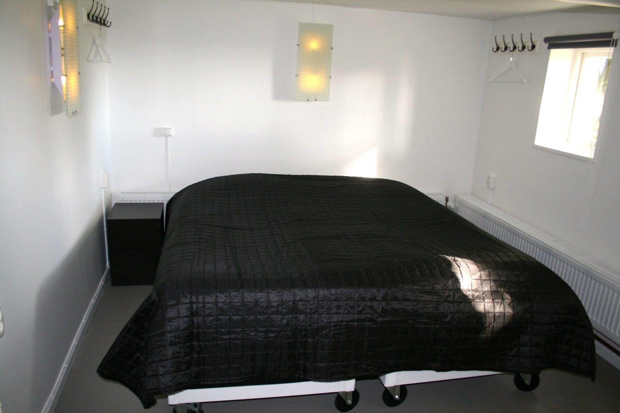 Apartment Lilla Huset Pa Slaetten